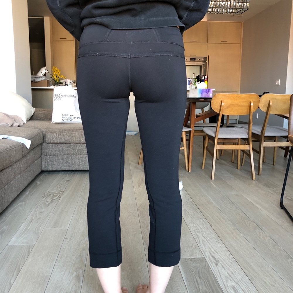 Lululemon Size 4 Black Cropped Leggings